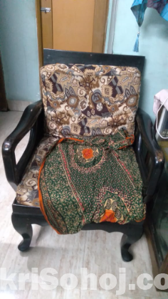 পুরাতন কাটের সোফা
